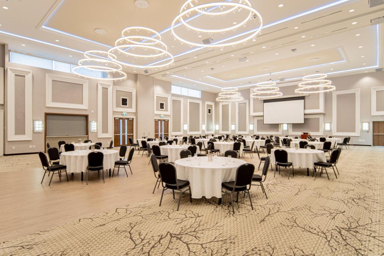 Towneplace Suites By Marriott Brantford And Conference Centre Exterior photo
