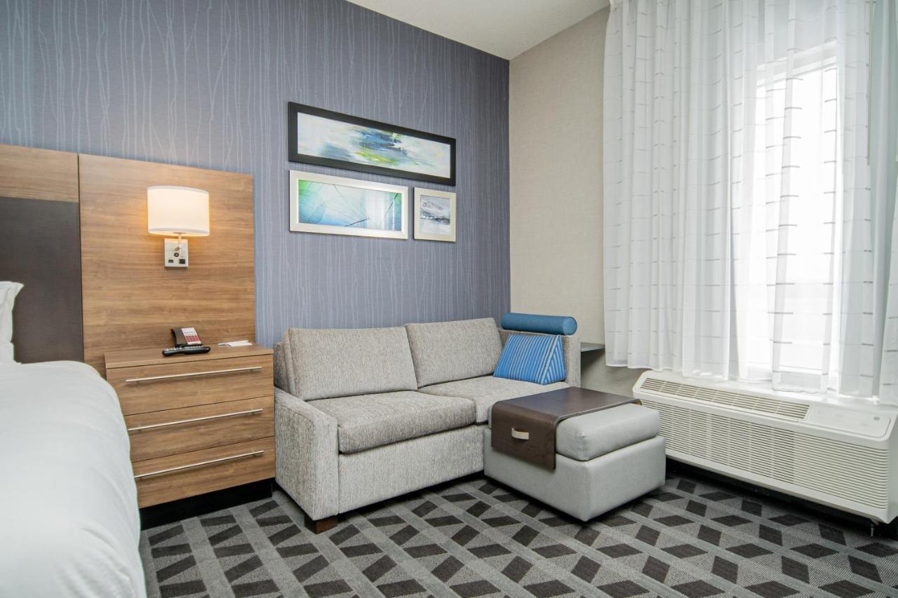 Towneplace Suites By Marriott Brantford And Conference Centre Exterior photo