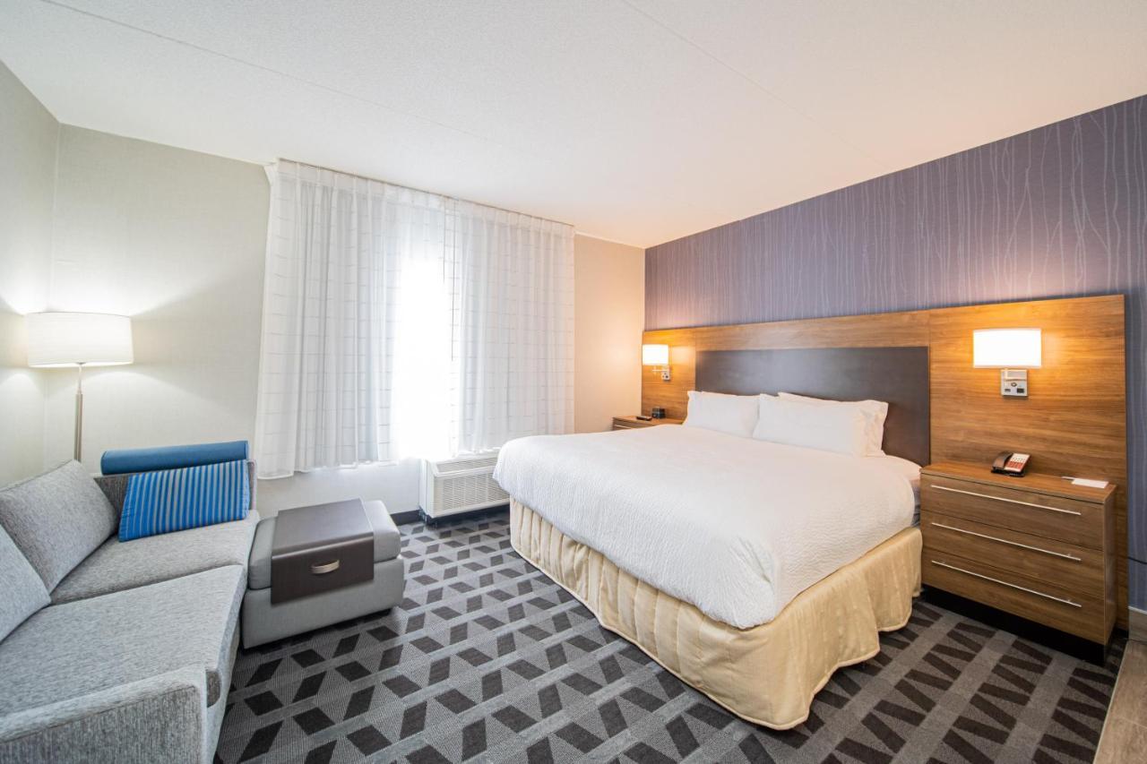 Towneplace Suites By Marriott Brantford And Conference Centre Exterior photo