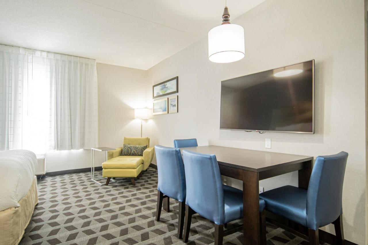 Towneplace Suites By Marriott Brantford And Conference Centre Exterior photo