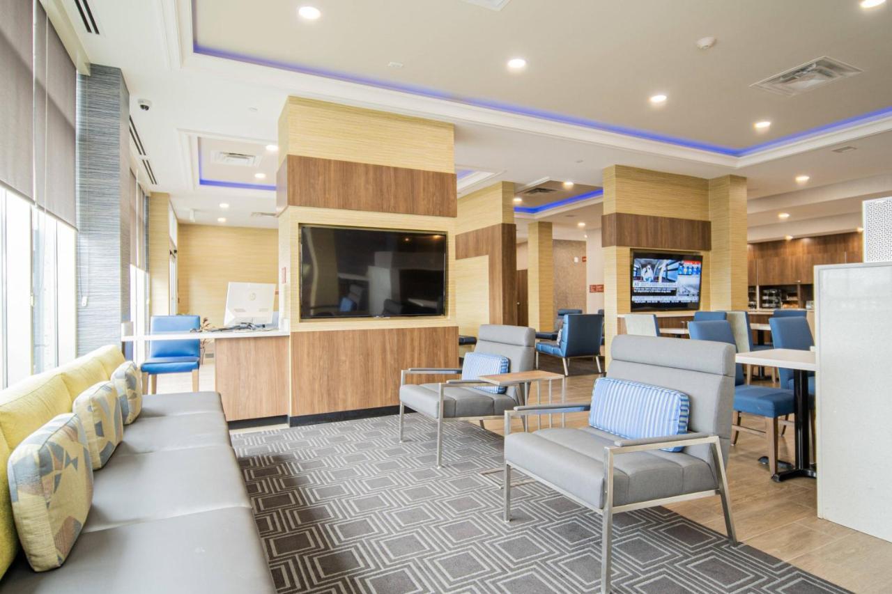 Towneplace Suites By Marriott Brantford And Conference Centre Exterior photo
