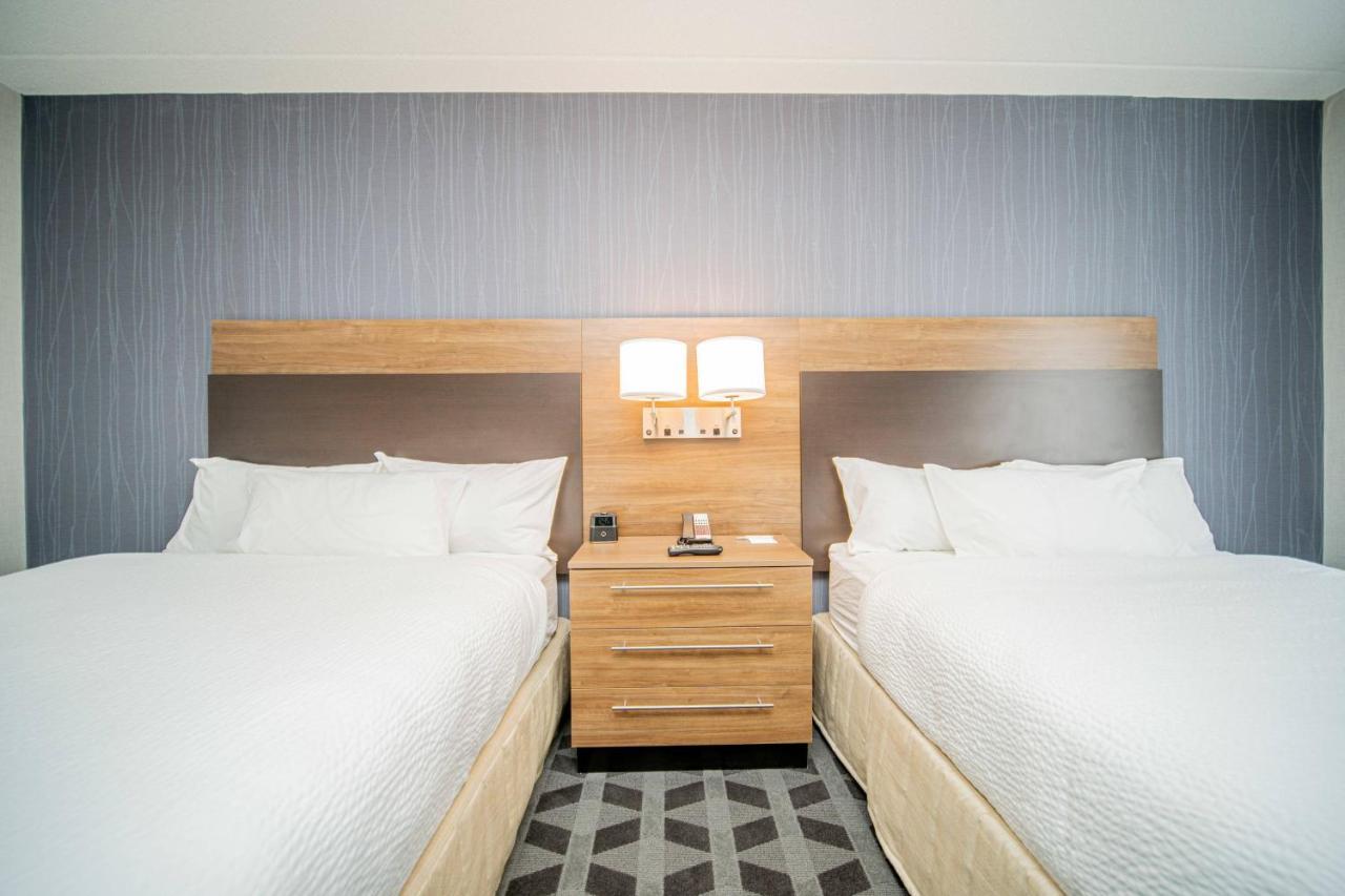 Towneplace Suites By Marriott Brantford And Conference Centre Exterior photo