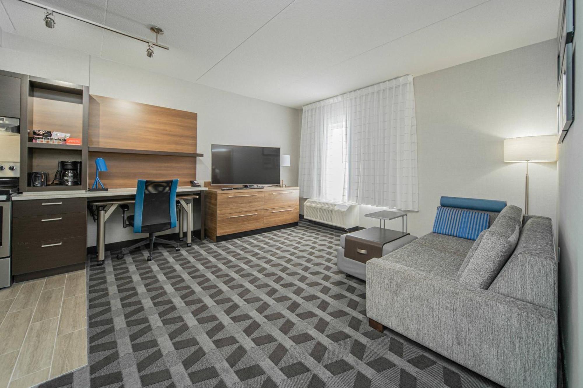 Towneplace Suites By Marriott Brantford And Conference Centre Exterior photo