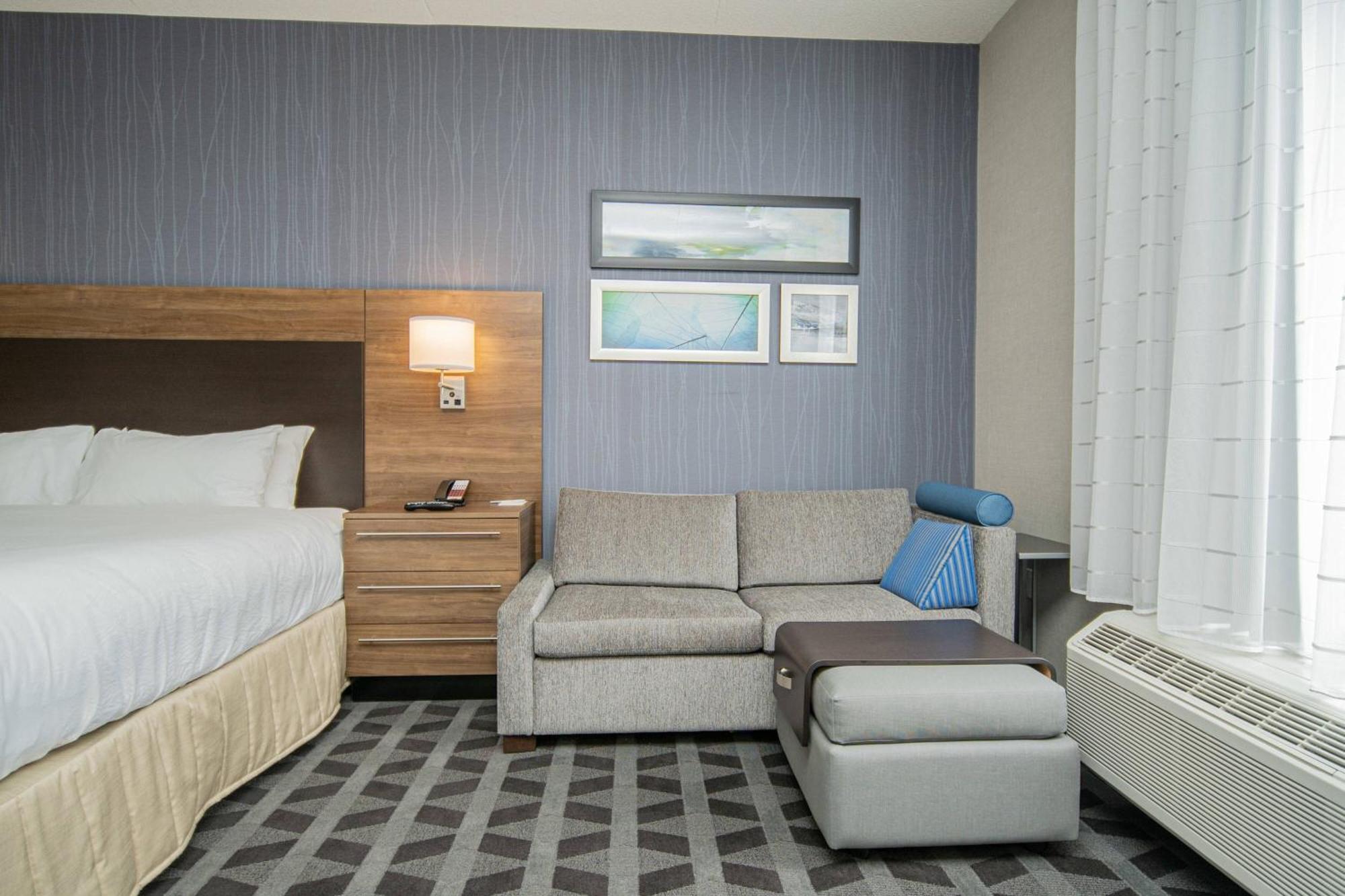 Towneplace Suites By Marriott Brantford And Conference Centre Exterior photo